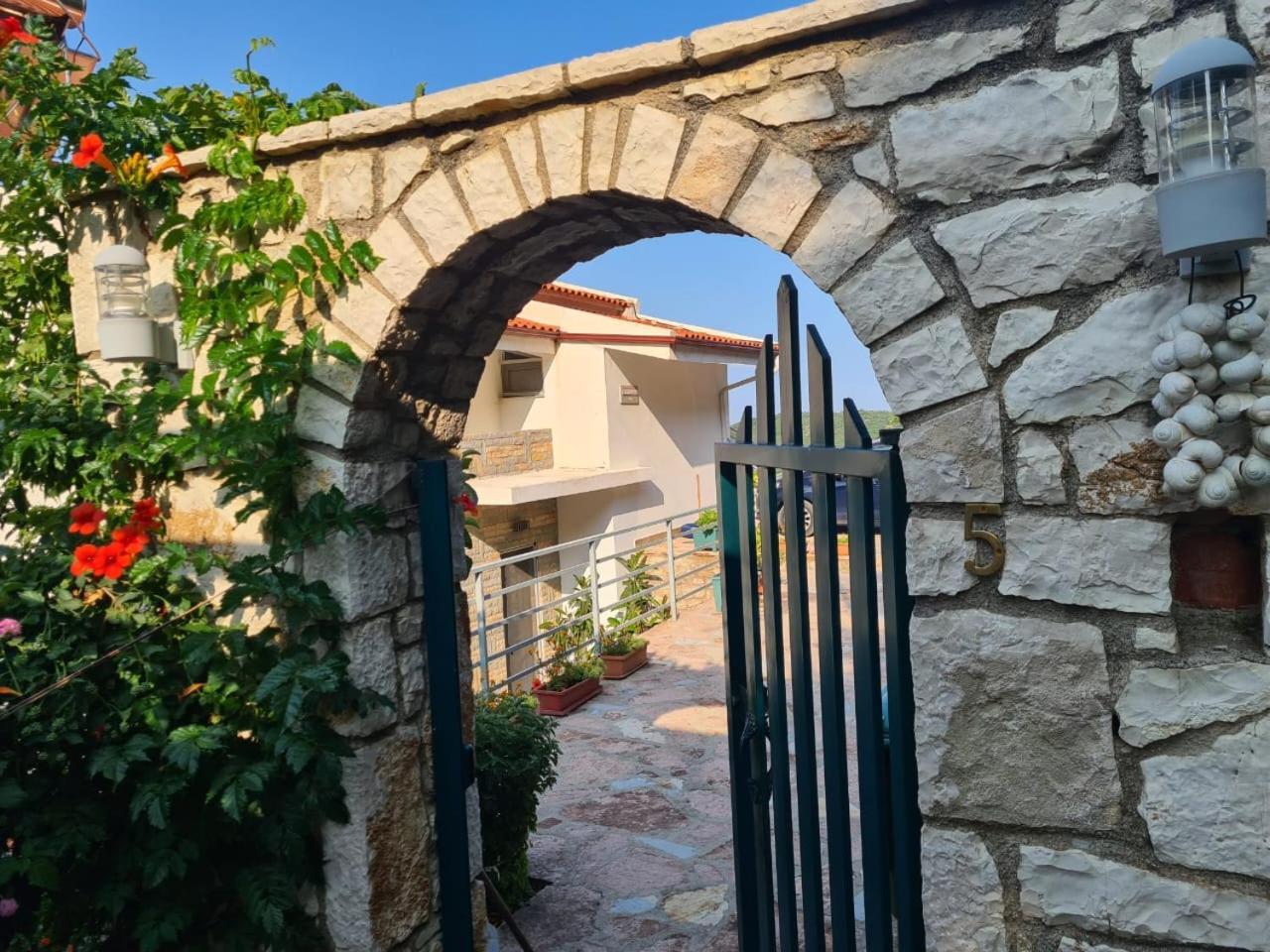 Vuno Vila Tatjana 게스트하우스 외부 사진